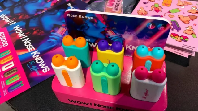 VOZOL NOSE KNOWS  AT5000 Disposable with 12 flavors in stock（5pcs/box,200pcs/CTN）