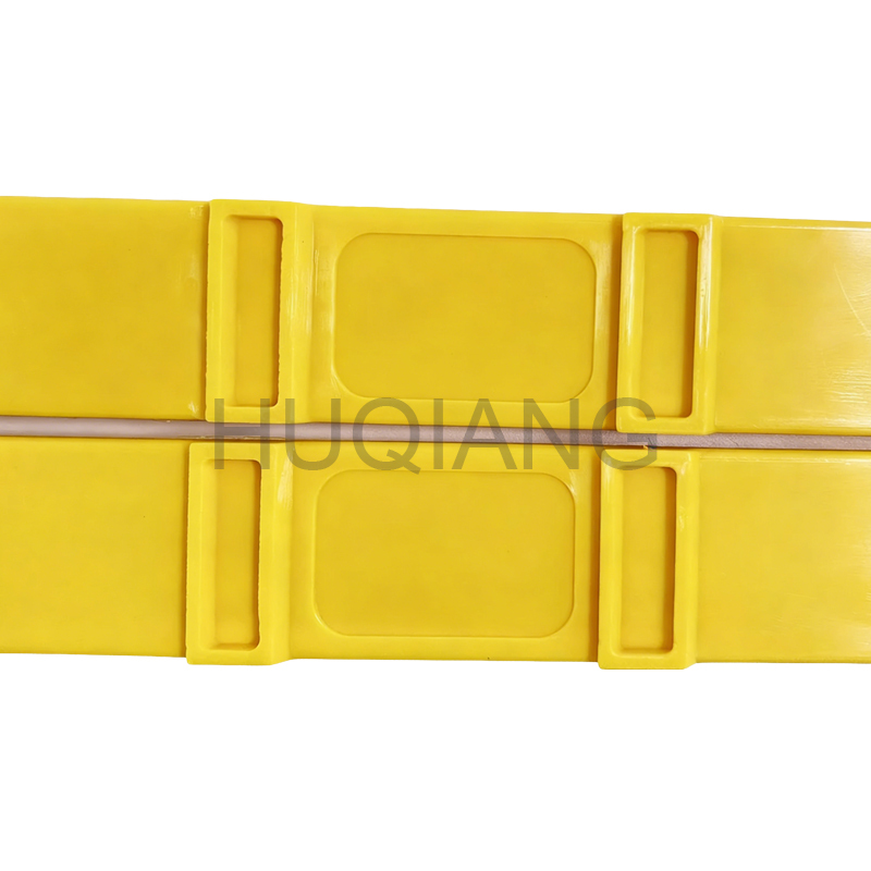 Escalator Parts Escalator Yellow Plastic Demarcation Step DEE2145489 90 91 92 93 Yellow Plastic Insert Spare Part