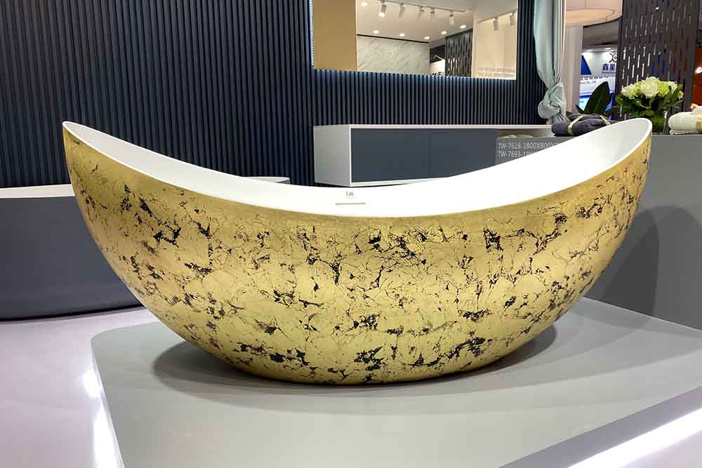 China Luxury Freestanding Bathtub Manufacturer - New Design Moon-Shaped Freestanding Acrylic Bathtub TW-7618G Display