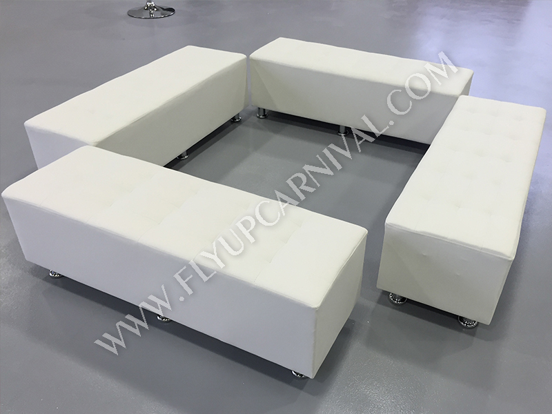 白色長型梳化 White Sofa,飛昇嘉年華 FLYUP CARNIVAL