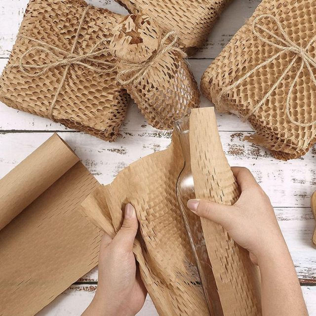 Honeycomb paper roll