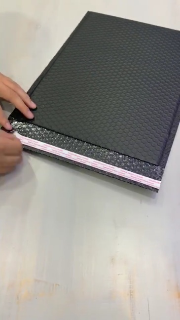 Black Poly Bubble Mailer