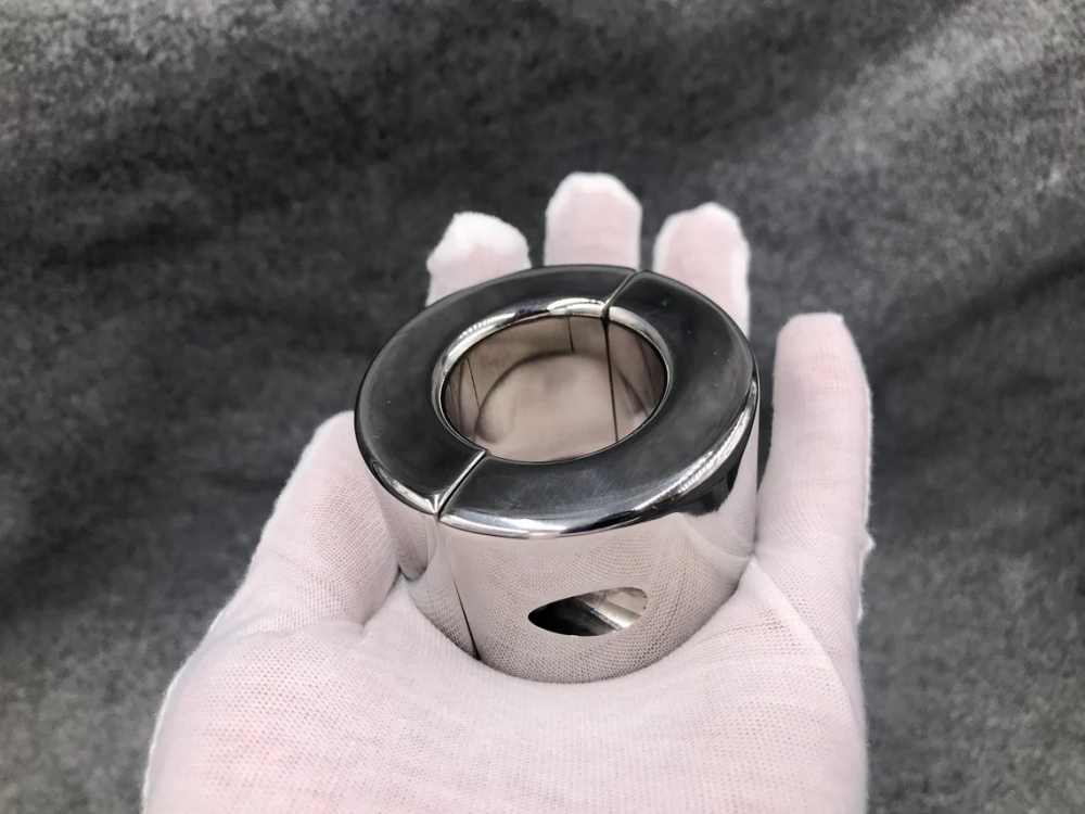 Screw Closed Ring Scrotum Stretcher