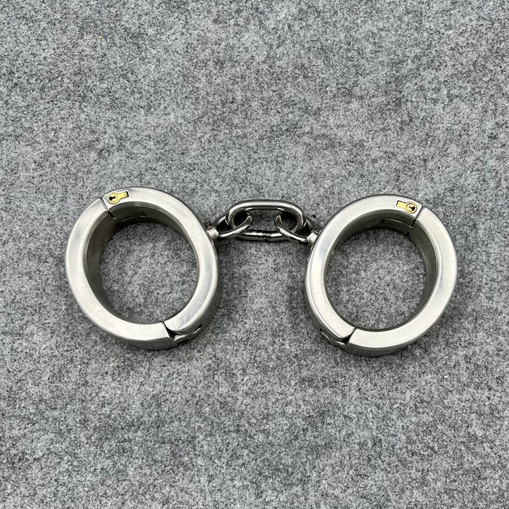 Locked By Lock Cylinder Steel Bondage Restraints Cuffs Size Customizable