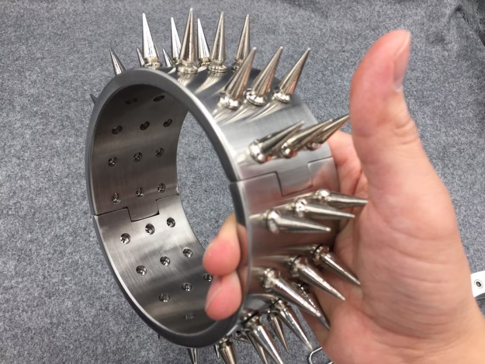 Customizable Metal Bondage Gear Device Stainless Steel Collar With 3 Row Of Spikes