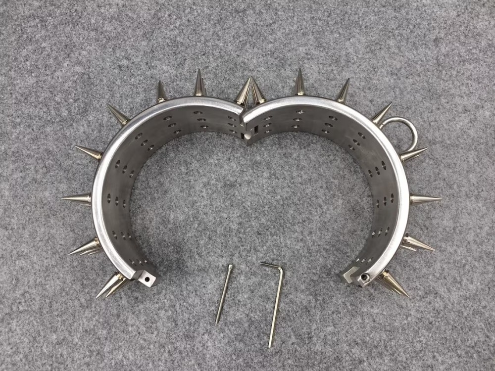 Customizable Metal Bondage Gear Device Stainless Steel Collar With 3 Row Of Spikes