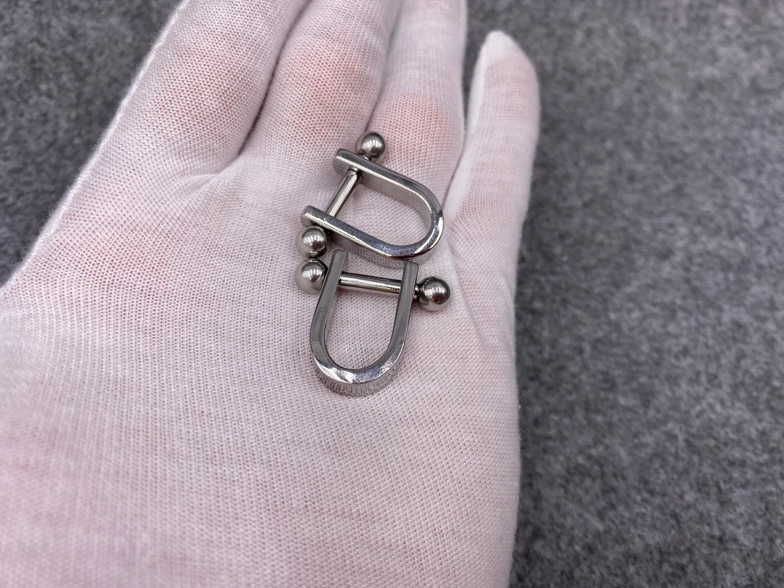 Custom Stainless Steel/ Titanium Nipple Stirrup
