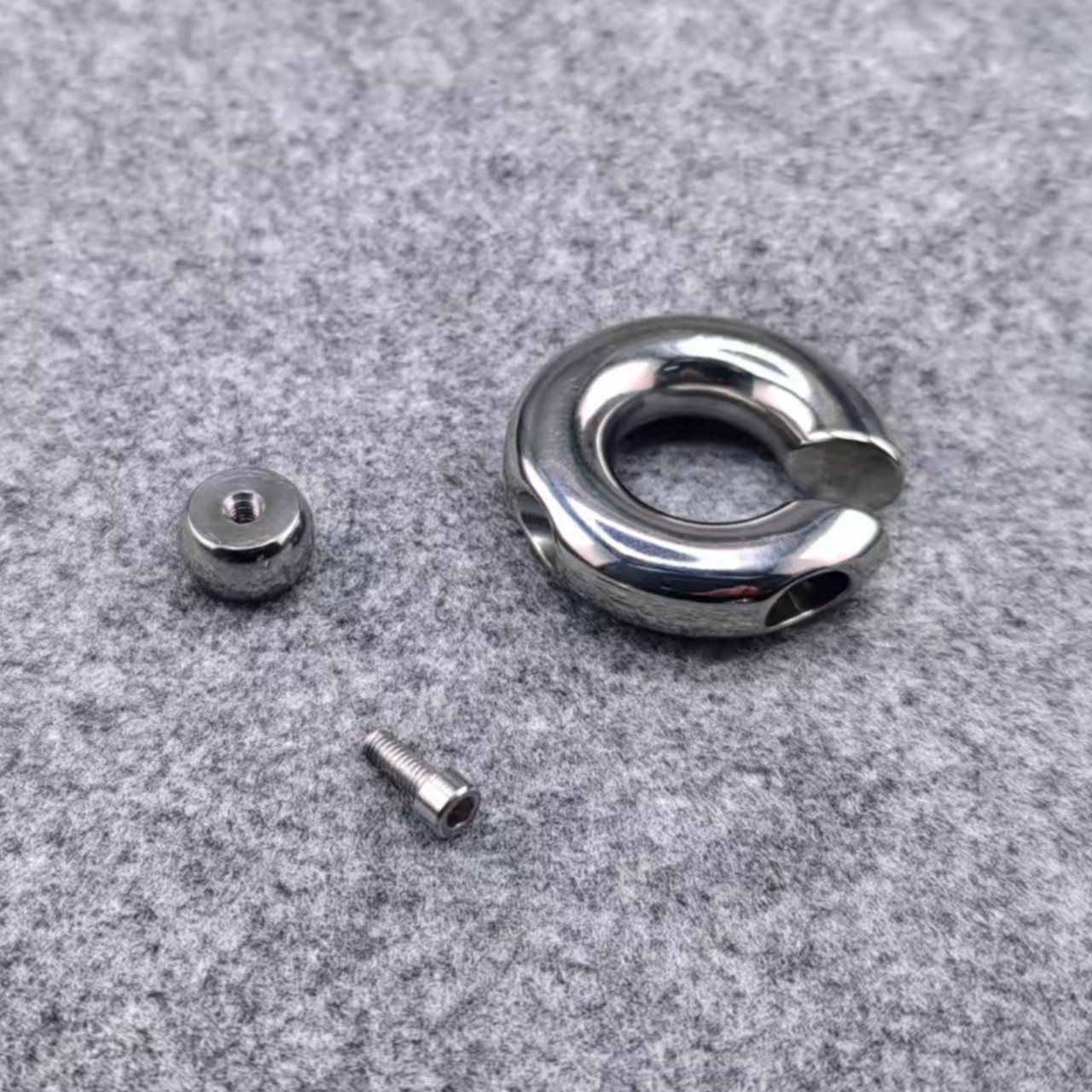 Pee Through Screw Locked Captive Bead Ring