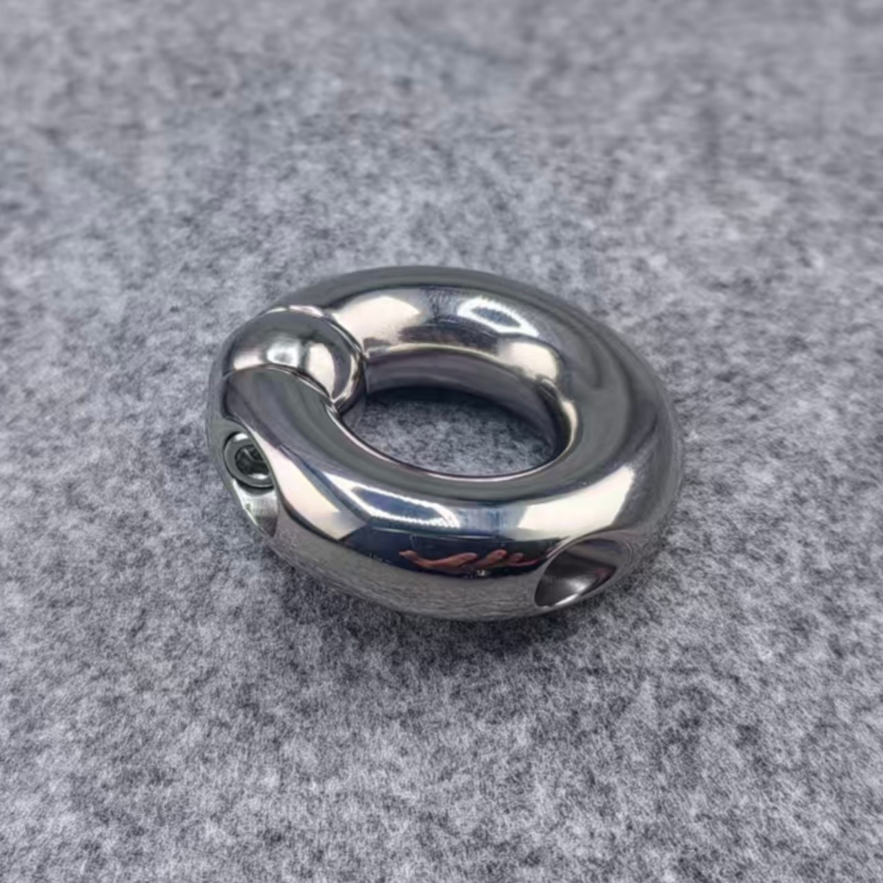 Pee Through Screw Locked Captive Bead Ring