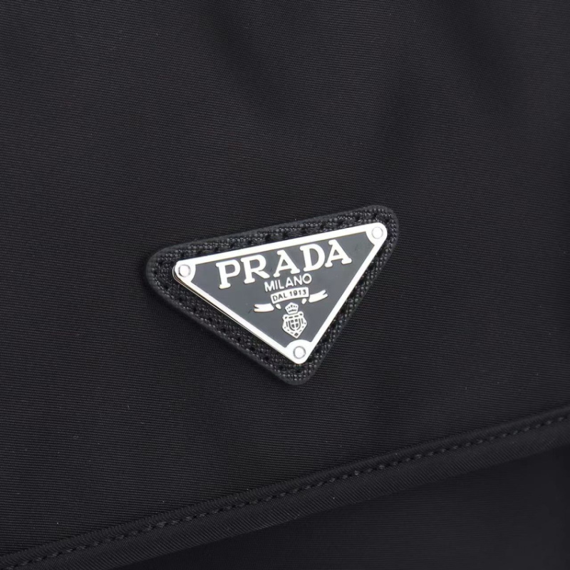 Prada/普拉达男包 邮差包尼龙斜挎包男包单肩包男士包包
