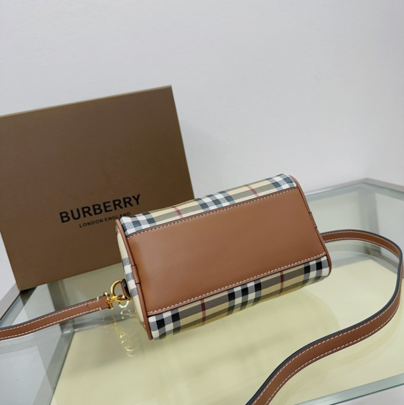 3个颜色，3个尺寸。BURBERRY博柏利巴宝莉女包 单肩斜挎包 马仔纹 格纹中号保龄球包