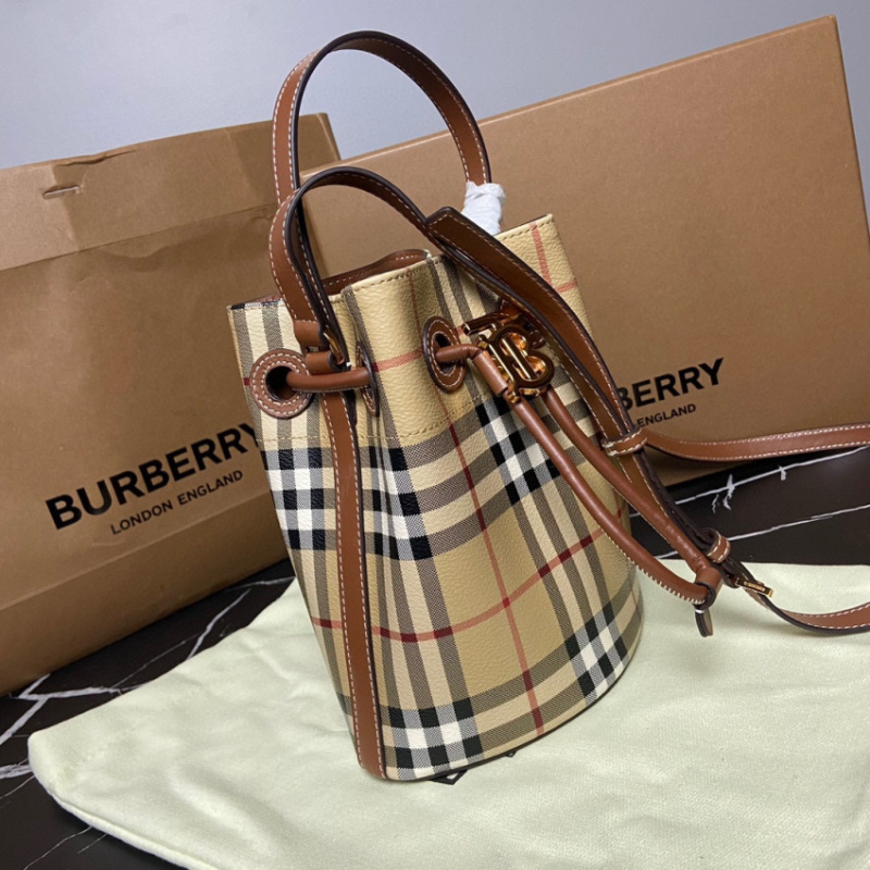 BURBERRY博柏利巴宝莉女包 小号 TB 水桶包 26cm  迷你号18cm