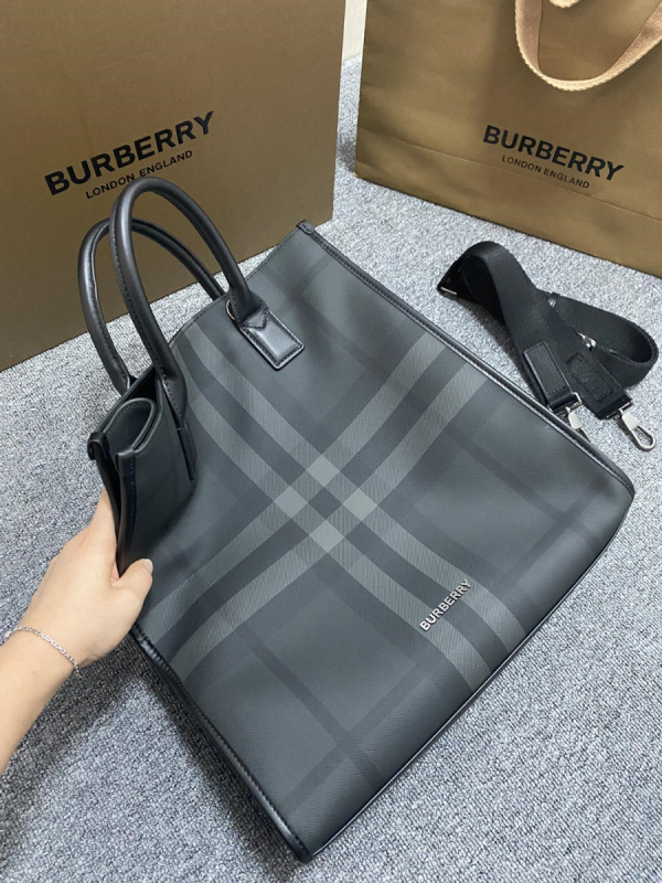 4个款式，，，BURBERRY博柏利巴宝莉男包 轻便竖版 Denny 托特包