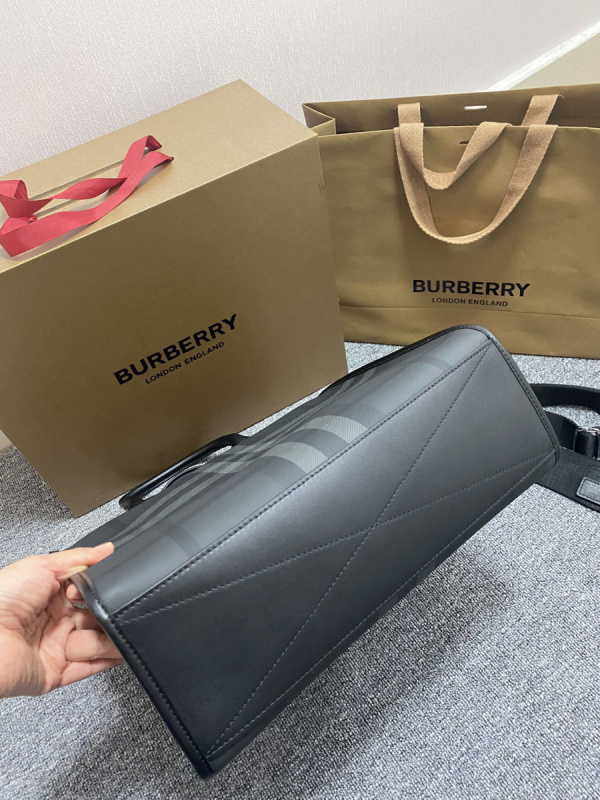 4个款式，，，BURBERRY博柏利巴宝莉男包 轻便竖版 Denny 托特包