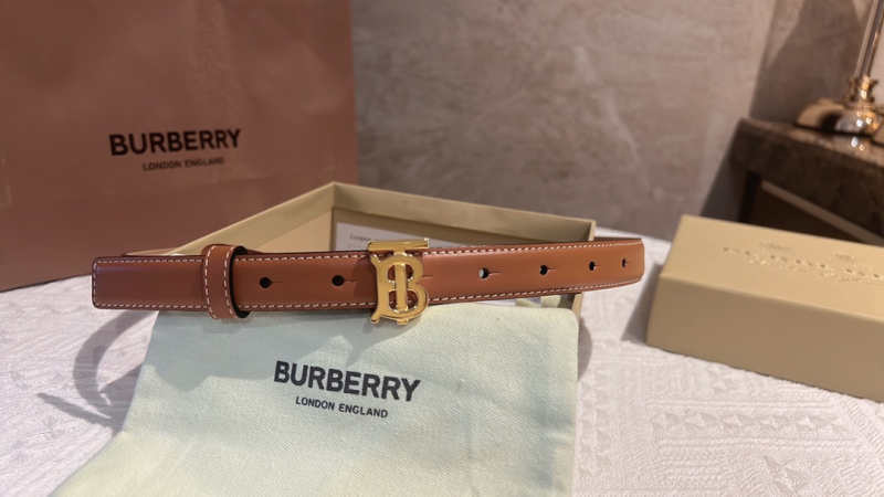 Burberry博柏利TB女款专属标腰带，2.0cm