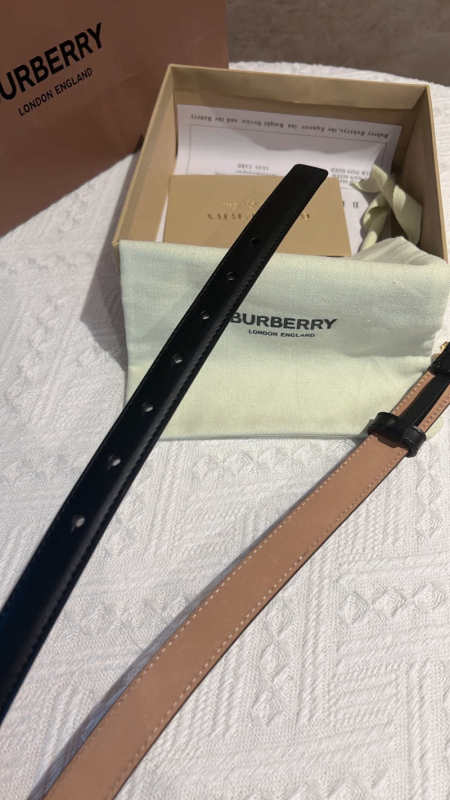 Burberry博柏利TB女款专属标腰带，2.0cm