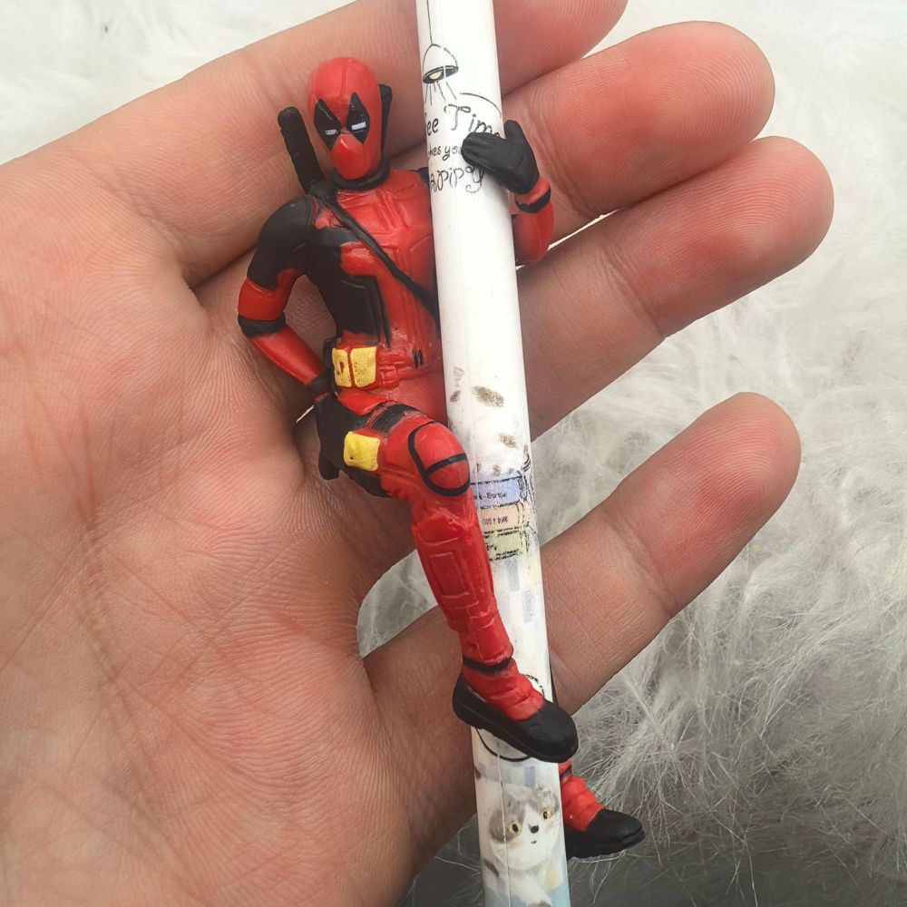 复仇联盟迷你死侍汽车摆件卧姿手办举牌回眸姿势坐姿死侍桌面摆件
