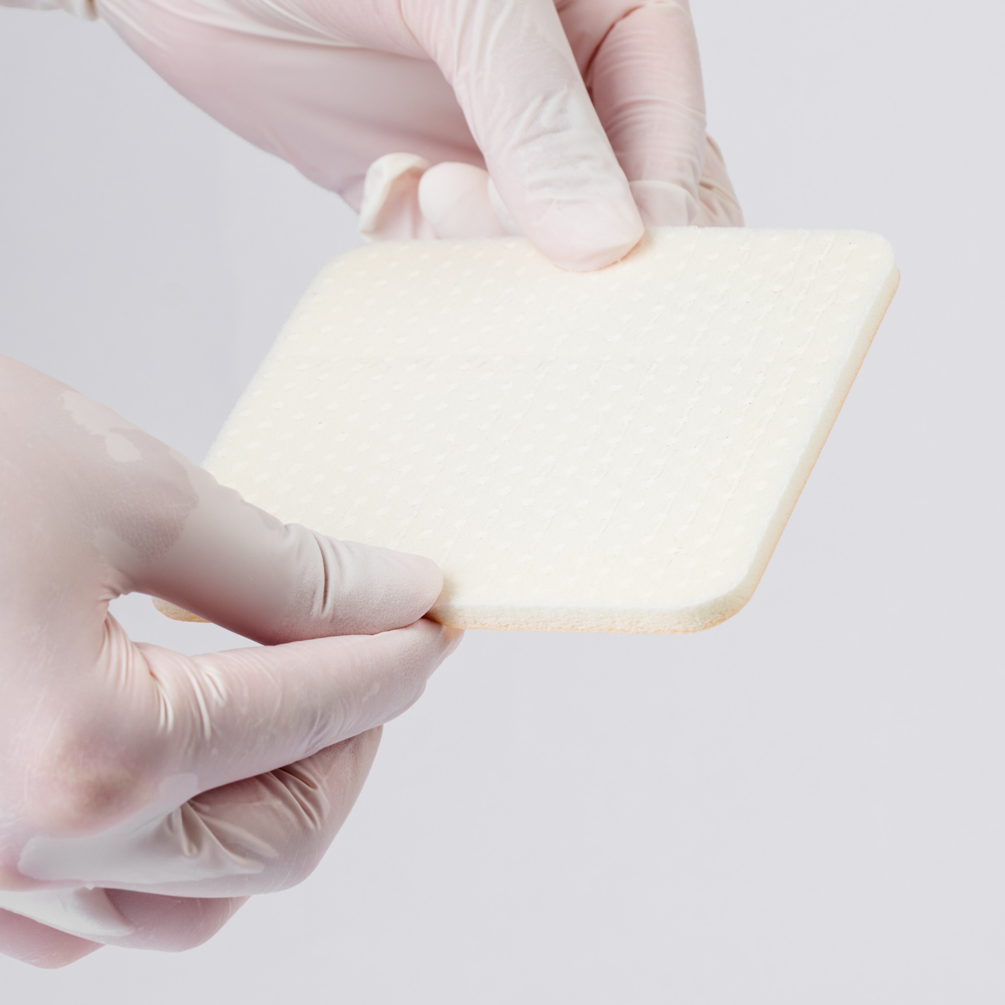 Silicone Adhesive Foam Dressing without Border， Size 18 cm x 18 cm / 7'' x 7'', Advanced Wound Care Solution