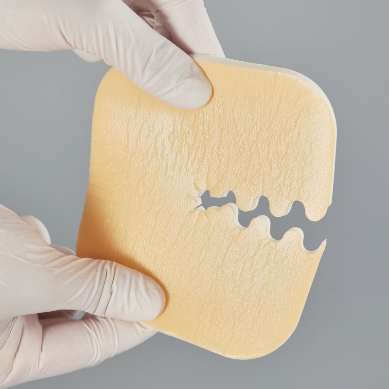 Tracheostomy Non-Adhesive Foam Dressing, size 7 cm x 11 cm, Advanced Wound Care Solution, Comfortable Healing for Wounds