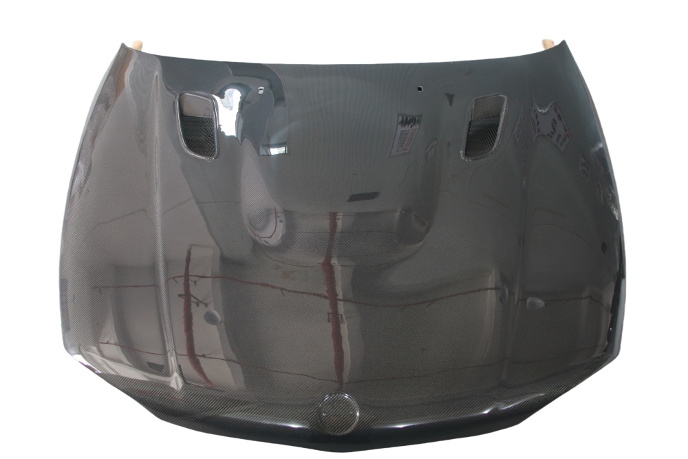 BMW E82 1M hood