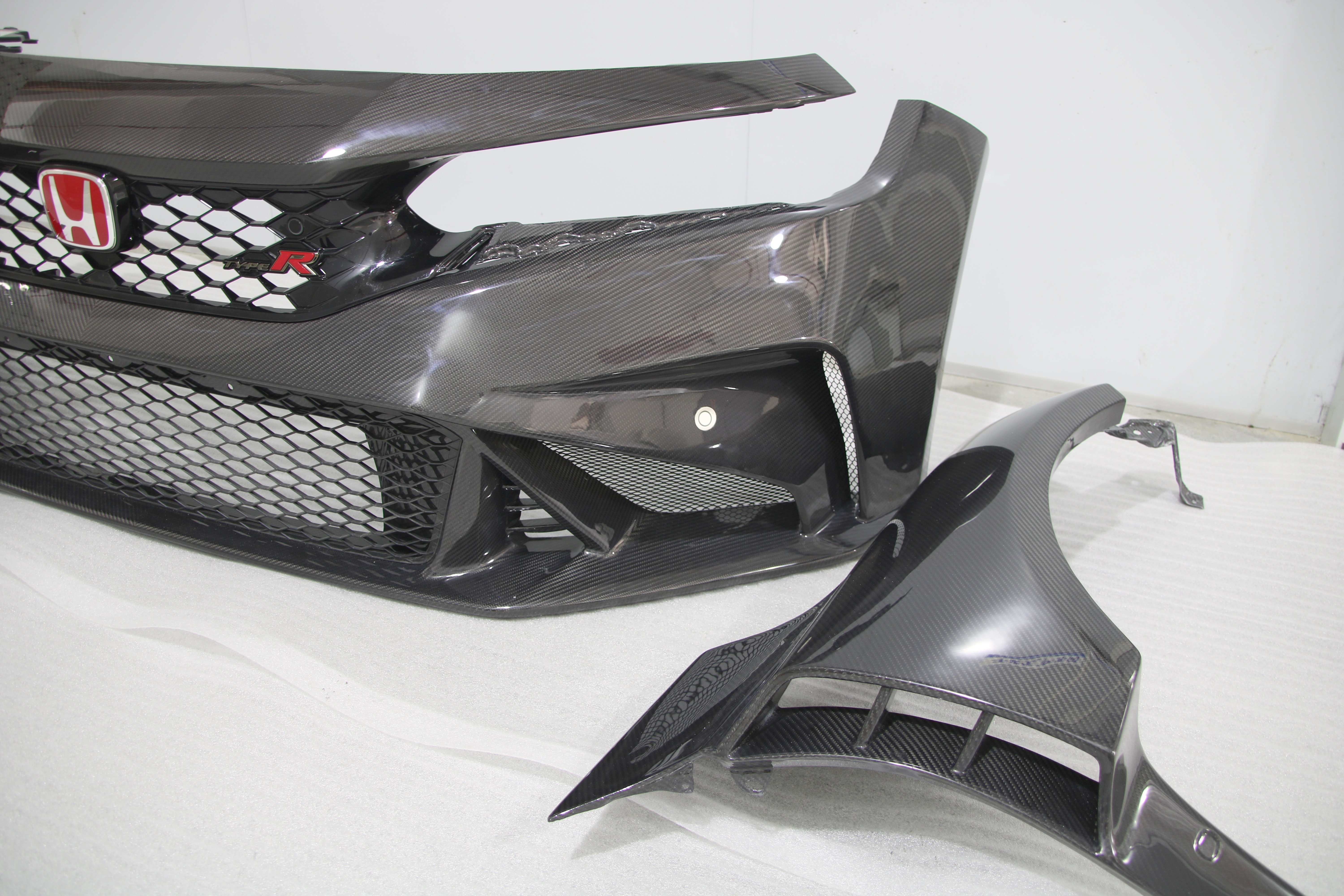 Honda Type R modified with XZT front bumper and fender