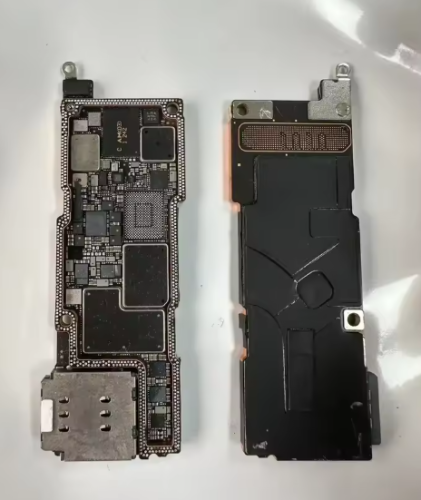 CNC  iPhone 14PRO MAX 打磨板 下层。翻新，无保修