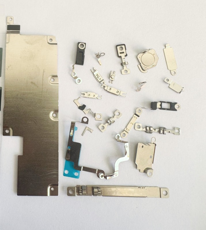 Set completo all'interno piccolo supporto in metallo per iphone 15 pro