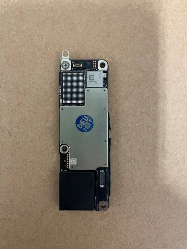 Offerta! Scheda di addestramento per lo smontaggio della scheda mancante dell'iPhone 16 PRO MAX (adatta allo smontaggio, le schede di addestramento servono principalmente per la dissaldatura o la riparazione. Il metodo di smontaggio di ogni scheda è diverso, fate attenzione se mi disturbate!)