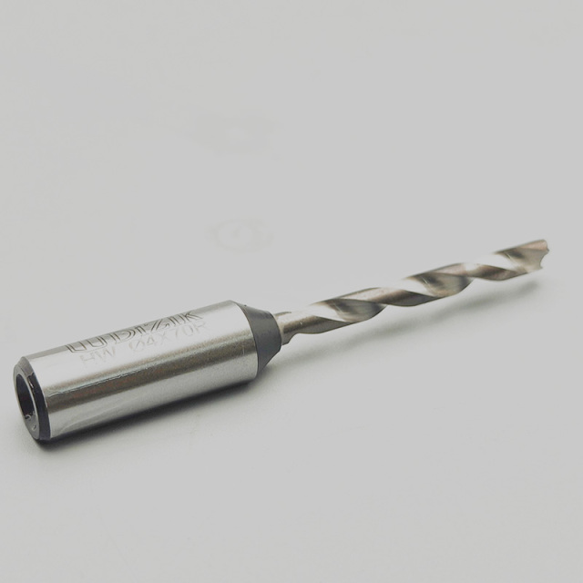 Solid carbide dowel bit brad point