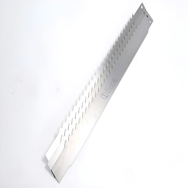 Vue latérale de la lame de scie à cadre DiZiK Stellite - Conception à haute durabilité pour des opérations de coupe du bois efficaces et précises