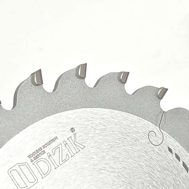 Partial view of DPKCJ024 diamond grooving saw blade, 3.5mm standard kerf woodworking tool for 3mm cabinet backboard and LED groove cutting
