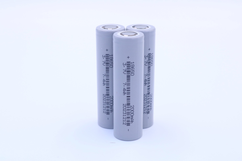 Rechargeable 3.7V Li-ion battery cell 18650 2000mAh