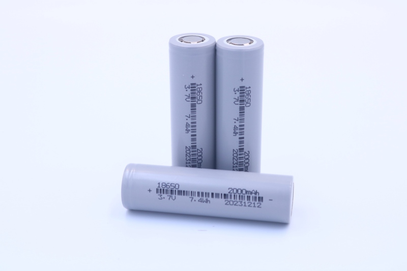 Rechargeable 3.7V Li-ion battery cell 18650 2000mAh