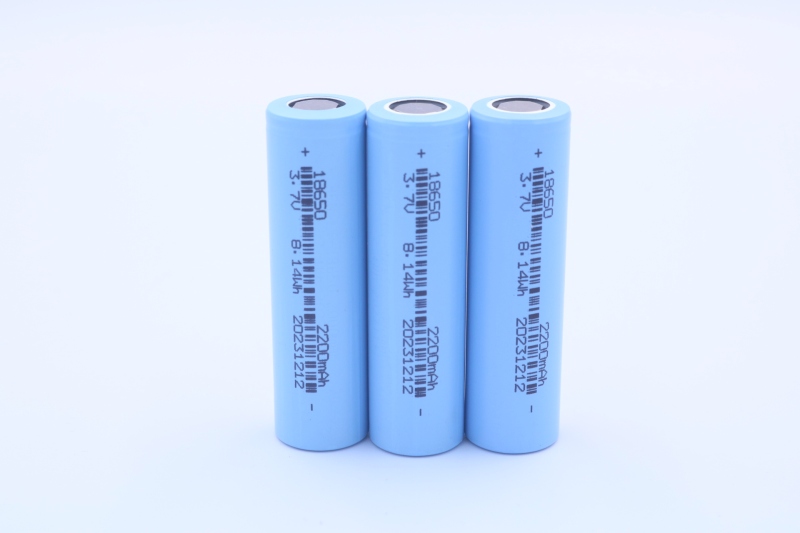 Rechargeable 3.7V Li-ion battery cell 18650 2200mAh