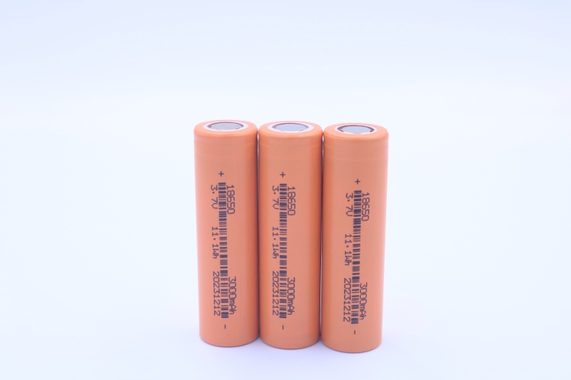 Rechargeable 3.7V Li-ion battery cell 18650 3000mAh