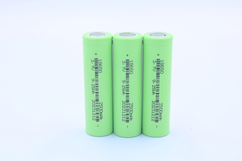 Rechargeable 3.7V Li-ion battery cell 18650 2500mAh