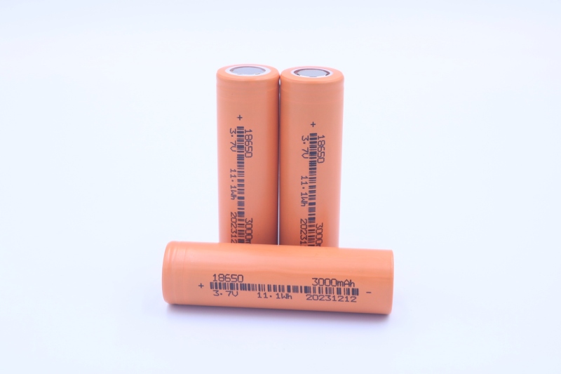 Rechargeable 3.7V Li-ion battery cell 18650 3000mAh