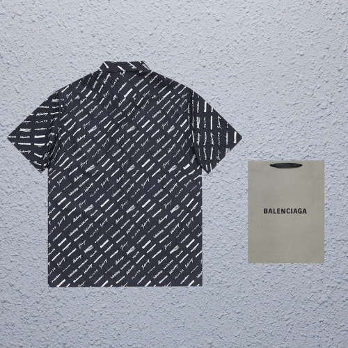 *Balenciaga-T-shirt