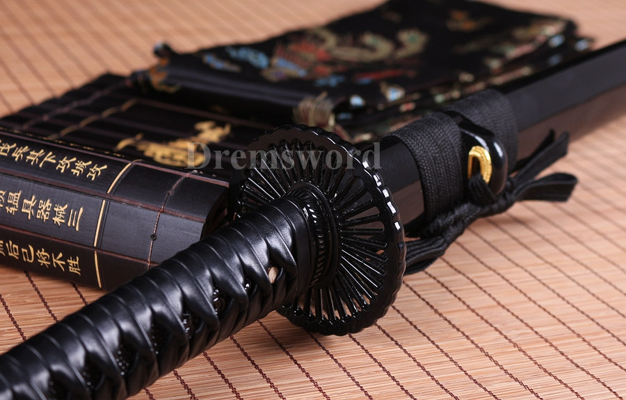 hand forged japanese samurai Katana sword black high carbon steel sharp blade.