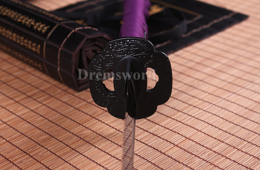 hand forged carbon steel black sharp blade real japanese samurai Katana sword.
