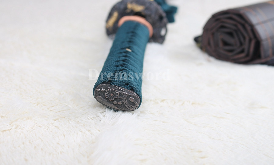 Handmade water quenching High carbon steel Japanese Katana sword full tang sharp.