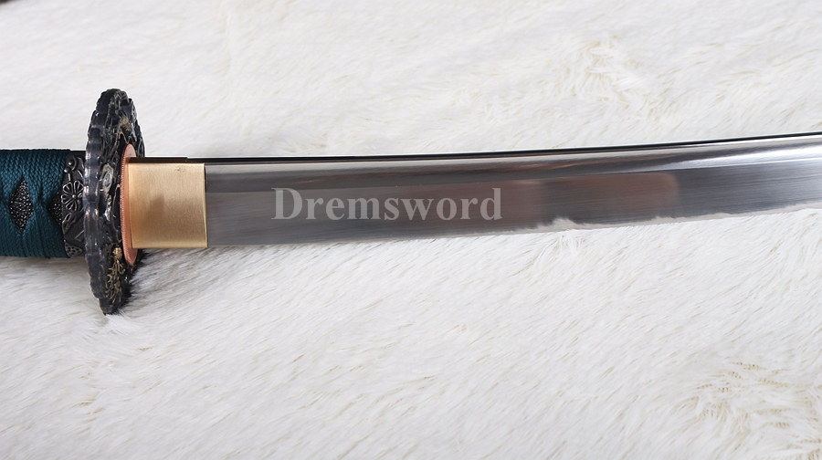 Handmade water quenching High carbon steel Japanese Katana sword full tang sharp.