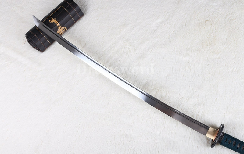 Handmade water quenching High carbon steel Japanese Katana sword full tang sharp.