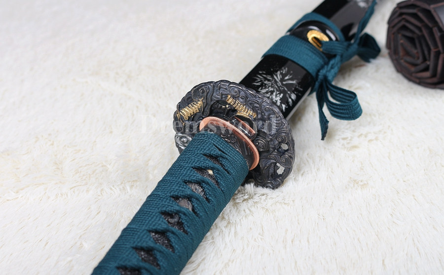 Handmade water quenching High carbon steel Japanese Katana sword full tang sharp.