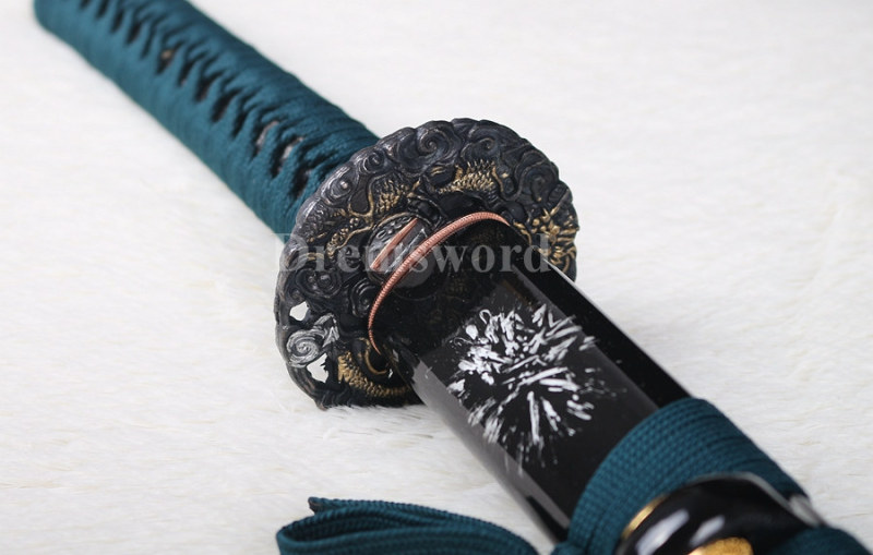Handmade water quenching High carbon steel Japanese Katana sword full tang sharp.
