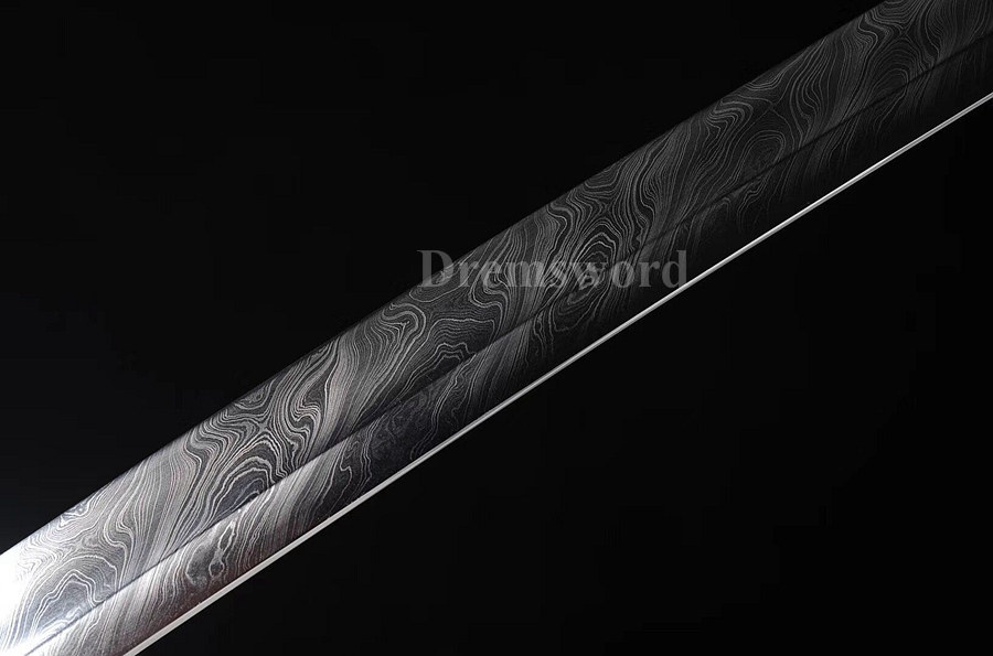hand forged laminated refined damascus folded steel japanese samurai sword katana full tang sharp blade.