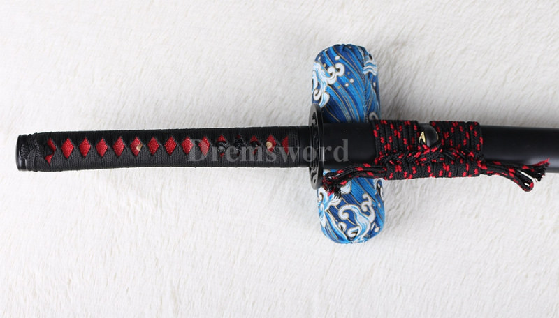 Hand forged Black Folded Steel Blade Japanese Samurai katana Sword Full Tang Damascus Sharp.