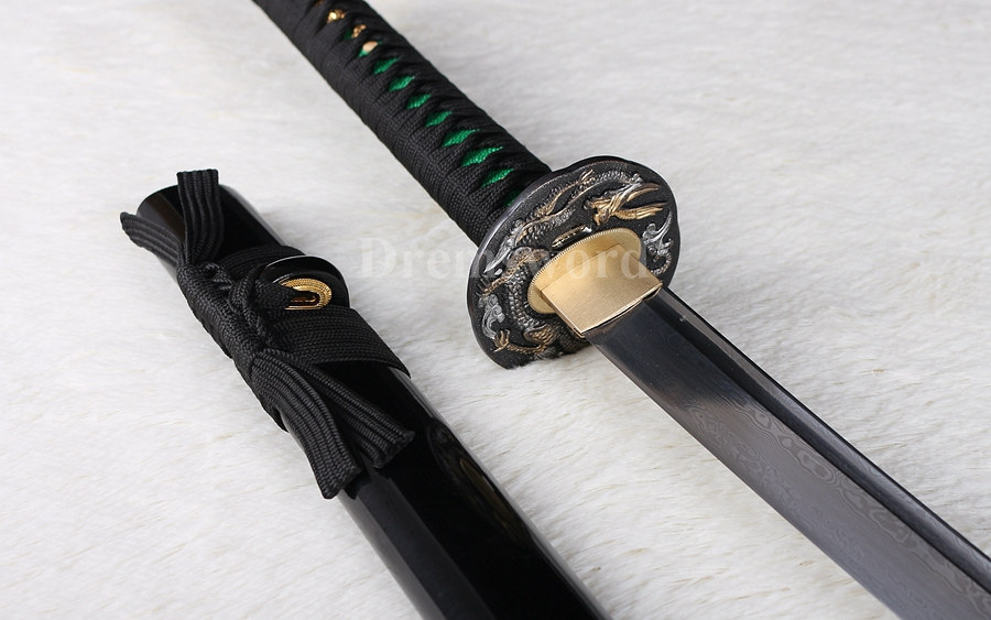 handmade Japanese katana samurai sword damascus folded steel full tang battle ready sharp.