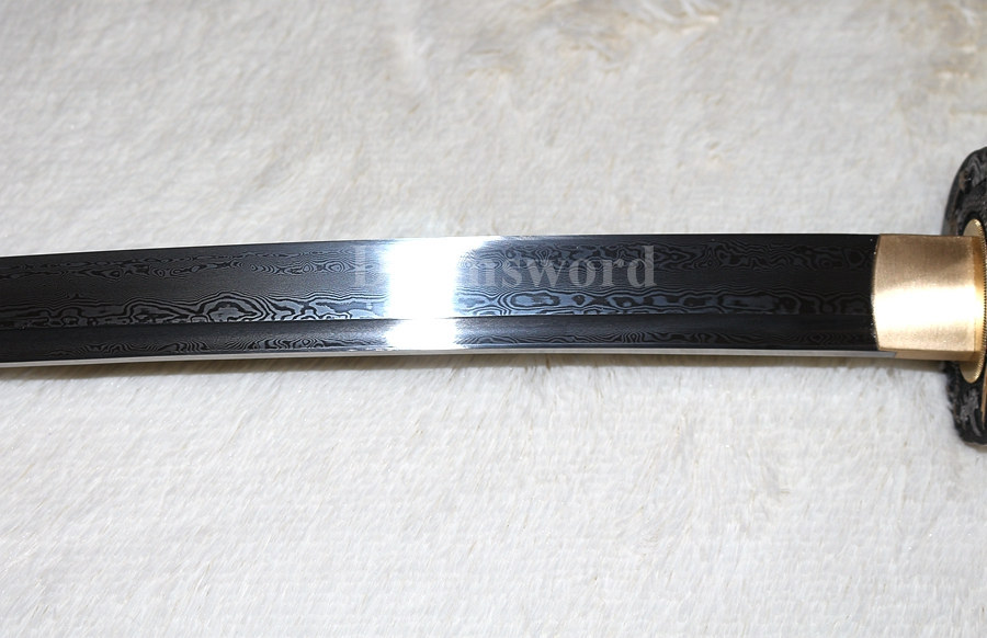 handmade Japanese katana samurai sword damascus folded steel full tang battle ready sharp.