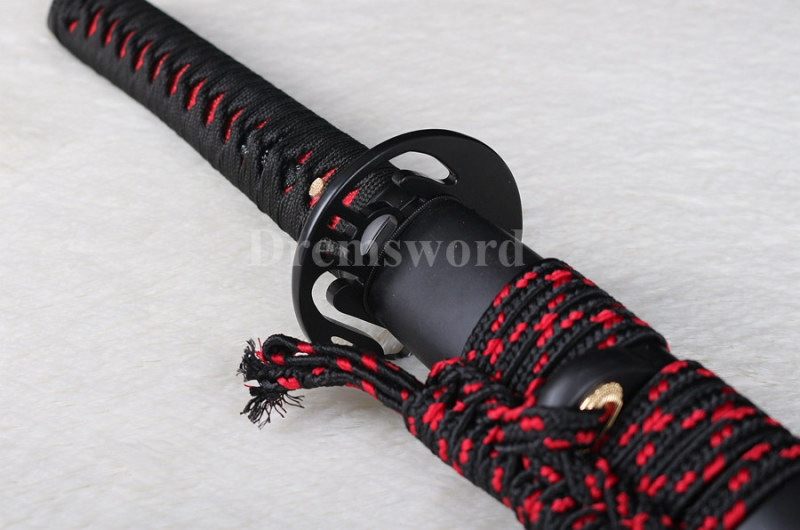 Hand forged Black Folded Steel Blade Japanese Samurai katana Sword Full Tang Damascus Sharp.